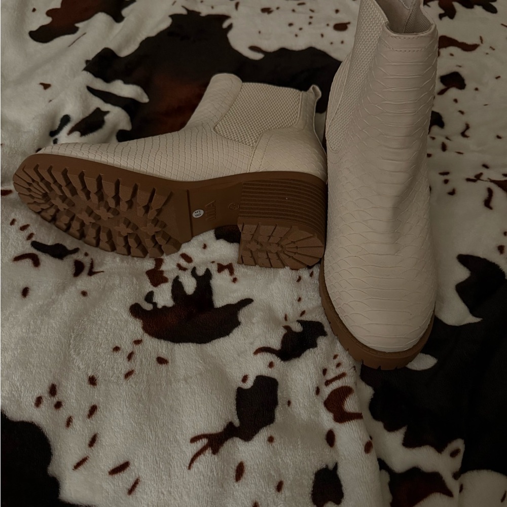 MIA Cream Ankle Booties with Rugged Sole